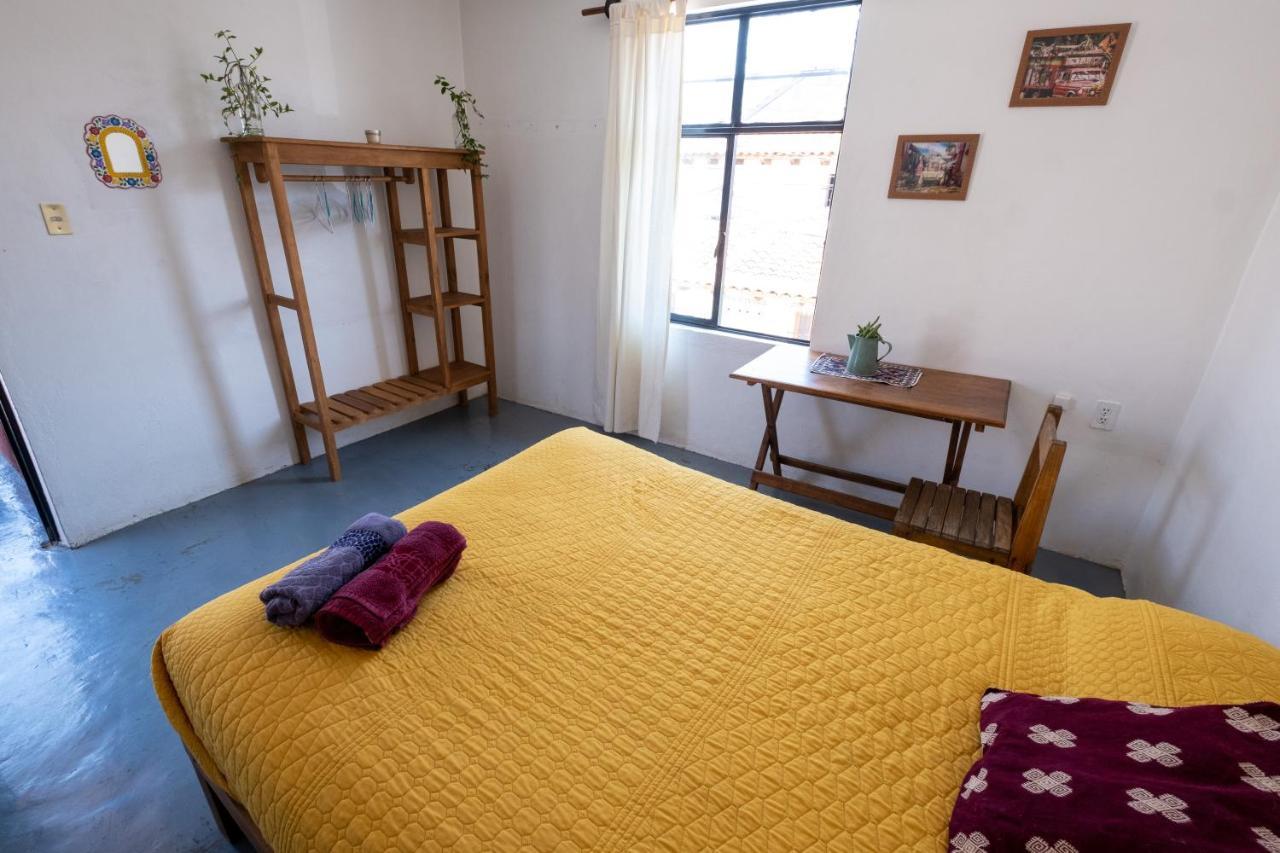 Casa Huipil Pensión *